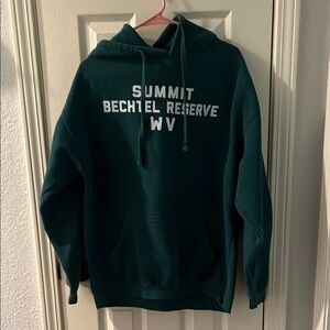 Oura Green Sweater Classic Pullover Style